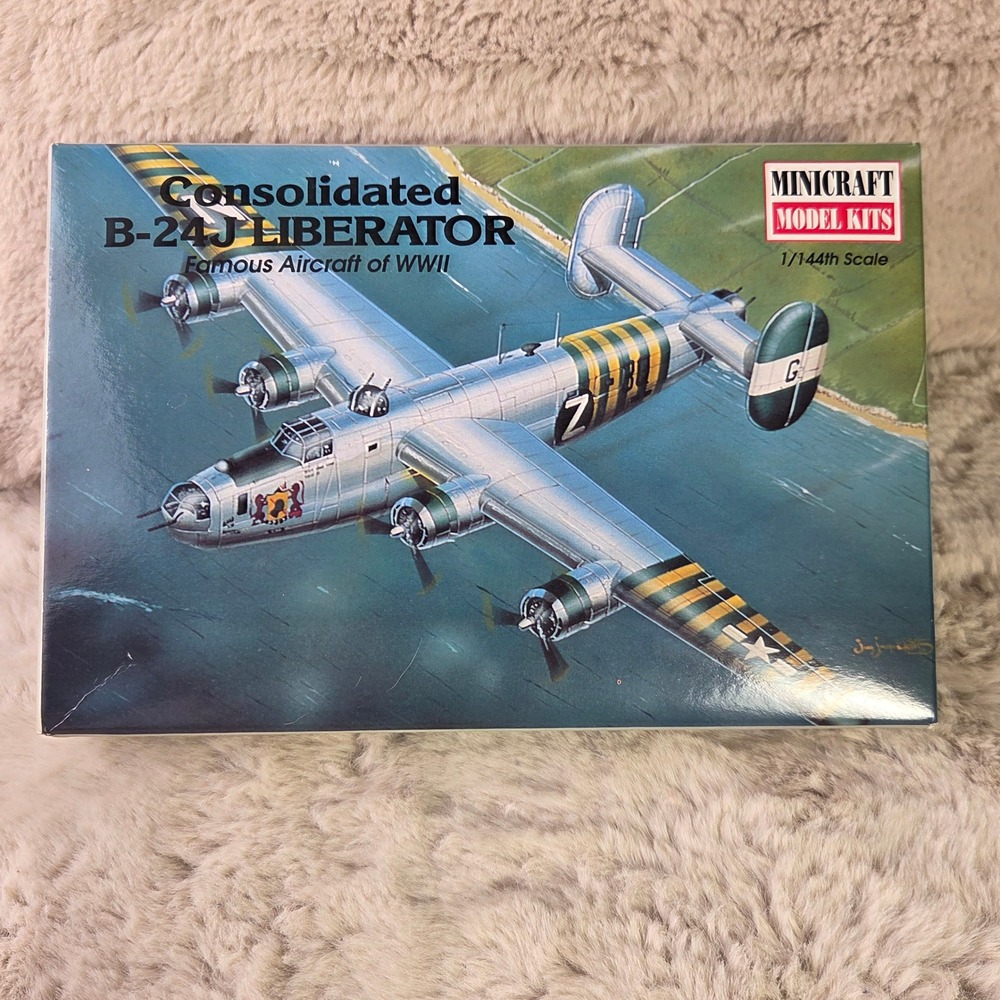 Minicraft 1/144‎ B-24J Liberator WWII Model Kit #14402 Open Box Sealed Parts